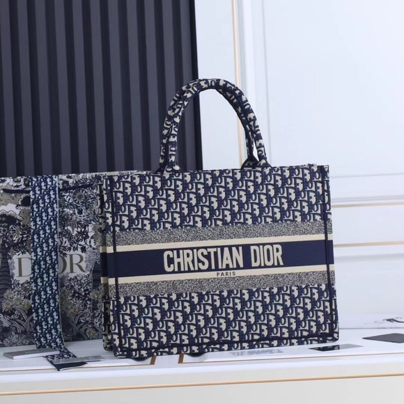 📧 LARGE DIOR BOOK TOTE Blue Dior Oblique Embroidery - Picture 1 of 8